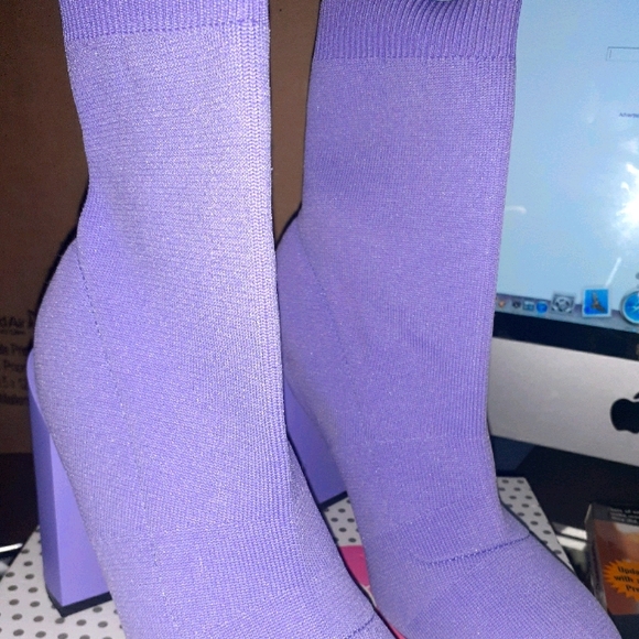 Shoes - Picture 1 of 1